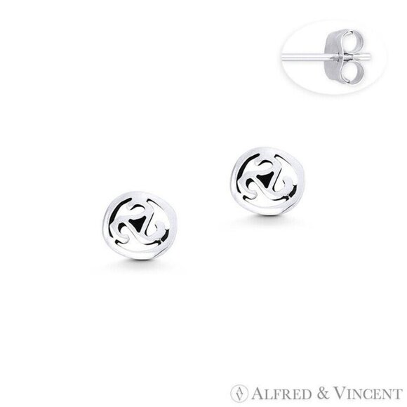 Trinity-Knot / Triquetra Celtic Charm Stud Earrings in .925 Sterling Silver - Picture 1 of 1